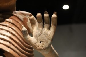 Photo "Ancient Innovations: From Surgical Skills to Metal Mastery"