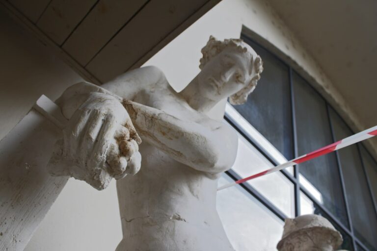 Sculptural Art: Iconography and Meaning